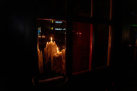 按下開關卻一片漆黑　烏克蘭人在停電中撐過寒冬