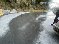 南橫公路埡口至向陽段道路結冰  預警性封閉