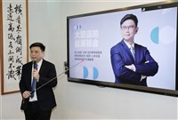 綠高雄市長初選政見會　賴瑞隆打政績牌提大亞灣計畫