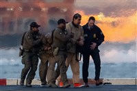 馬杜洛乘直升機赴紐約法院　上銬畫面曝光