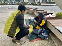 連日低溫　高雄市社會局關懷訪視逾500人次