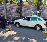 台中車輛停放未熄火向前滑動  碰撞3人6機車