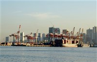 貨櫃三雄2025年營收下滑　迎農曆年前小旺季