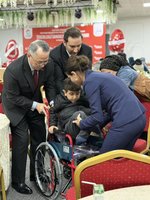 駐土耳其代表替台灣送愛心　捐315台輪椅助身障兒