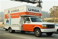 貨車衝撞美國洛杉磯反伊朗政權示威活動　抗議者怒砸車窗