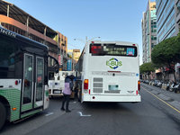 新北新莊公車和小貨車事故　4乘客受傷送醫