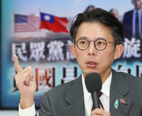 黃國昌：訪美後仍反對政院版國防特別條例　將自提版本