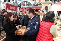 台南農產年節展售新北登場　黃偉哲熱情行銷