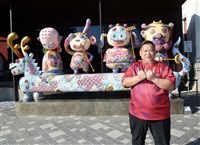 藝術家洪易戶外雕塑展　史博館國寶獸形器座變身