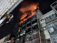 桃園大樓5至8樓全面燃燒　警方逮捕縱火犯嫌