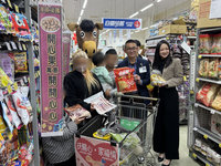 送暖12年　虎尾東區扶輪社陪30戶家扶親子過年採買