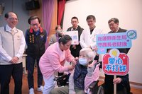 守護花蓮長者  台灣疫苗推動協會贈高劑量流感疫苗