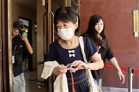 陳佩琪貼出搜索票涉洩個資　廉政署：有違法疑慮