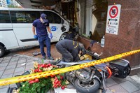 三立採訪車撞進彰化銀行釀10傷  肇事原因待警方釐清[影]