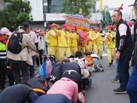 苗栗山邊媽百年首度台中贊境賜福 沿途信徒簇擁