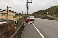 苗栗頭屋台13線機車自撞　2男摔溝、卡鐵網雙亡