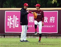 「鍾亦恩投球很像我」　王溢正盼傳授經驗助進化