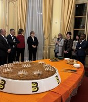 馬克宏同款國王派　駐法處邀上百賓客共享聯繫情誼