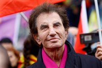 艾普斯坦案再掀波瀾　法國前部長賈克朗父女遭調查