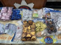 販毒集團「小蜜蜂」隨叫隨送　高雄市刑大逮8嫌