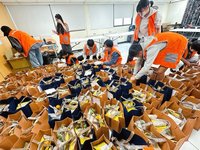 春節將屆  弘道台中服務處備247份年菜送獨老