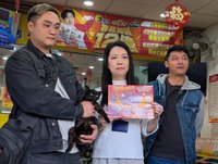 認養黑貓帶來好運　台中兄弟檔刮刮樂中百萬獎金