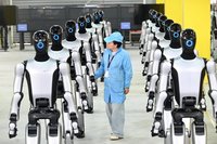 誰在買中國人形機器人？大學與國企捧場居多