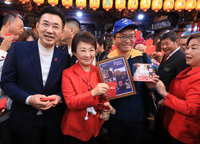 新年祈願保護台灣安全　盧秀燕：支持國防預算