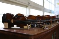 高雄偏鄉琴聲悠揚　金竹國小教提琴培養學童素養