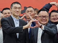 基隆議會團拜　童子瑋、謝國樑同台比心獻祝福