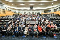 「造山者」作者赴新加坡談創作  駐星代表：晶片外交