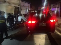 高雄男毒駕拒檢竄逃　闖紅燈自撞民宅大門遭送辦