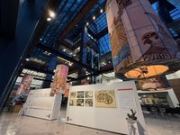 周見信插畫化身巨型燈籠  溫哥華展出大受好評