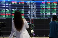 台股震盪收跌319點　35000點失而復得