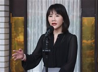 謝典霖稱父表明不選縣長　謝衣鳯：持續爭取提名