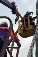 台灣燈會主燈區迎賓面板維修意外　工人左手遭夾傷