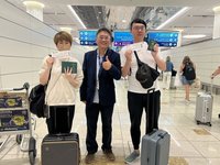 美伊開戰台灣旅客返台　杜拜辦事處長送機慰問