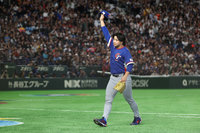 孫易磊WBC退場親吻球帽舉起　感謝球迷和全台支持