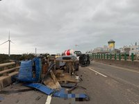 台61線觀音段5車事故　4人受傷其中2人OHCA