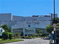 北市公車三總內湖院區內撞樹　12人受傷意識清醒