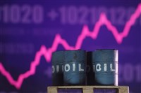 國際油輪遇襲油價震盪走高　道指跌至今年新低