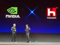 鴻海GTC秀人形機器人　在美建最大AI伺服器產能