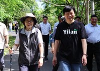 蔡英文宜蘭爬山　向民眾介紹林國漳是下屆縣長人選