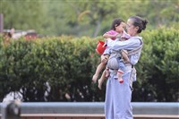 立委籲育嬰假適用擴大至6歲　勞動部允提修法