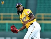 德保拉復出首戰2觸身生涯首見　王柏融傷退無大礙