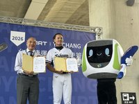 張育成任中捷安全大使　笑稱陳傑憲人氣旺無法比