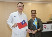 全台首例帛琉轉診換肝　消防員兒救母重獲新生
