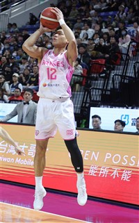 PLG林志傑個展5月登場  復刻經典灌歪籃框場景