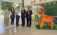 嘉義太保國中花燈「馬盯尼」爆紅　獲藝術獎學金