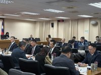 審特別條例藍委不滿國防部態度　顧立雄：非全部都機密